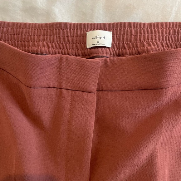 Aritzia Limitless Pant Relaxed Trouser - Picture 2 of 3